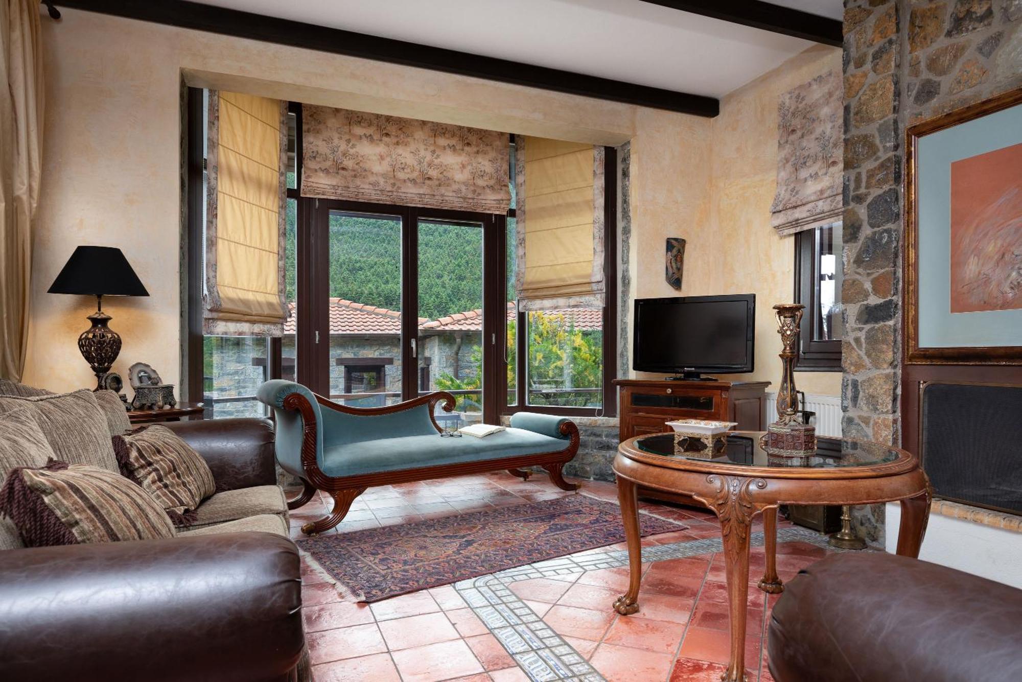 Ostra Menalon Luxury Suites Kardharás Exteriér fotografie