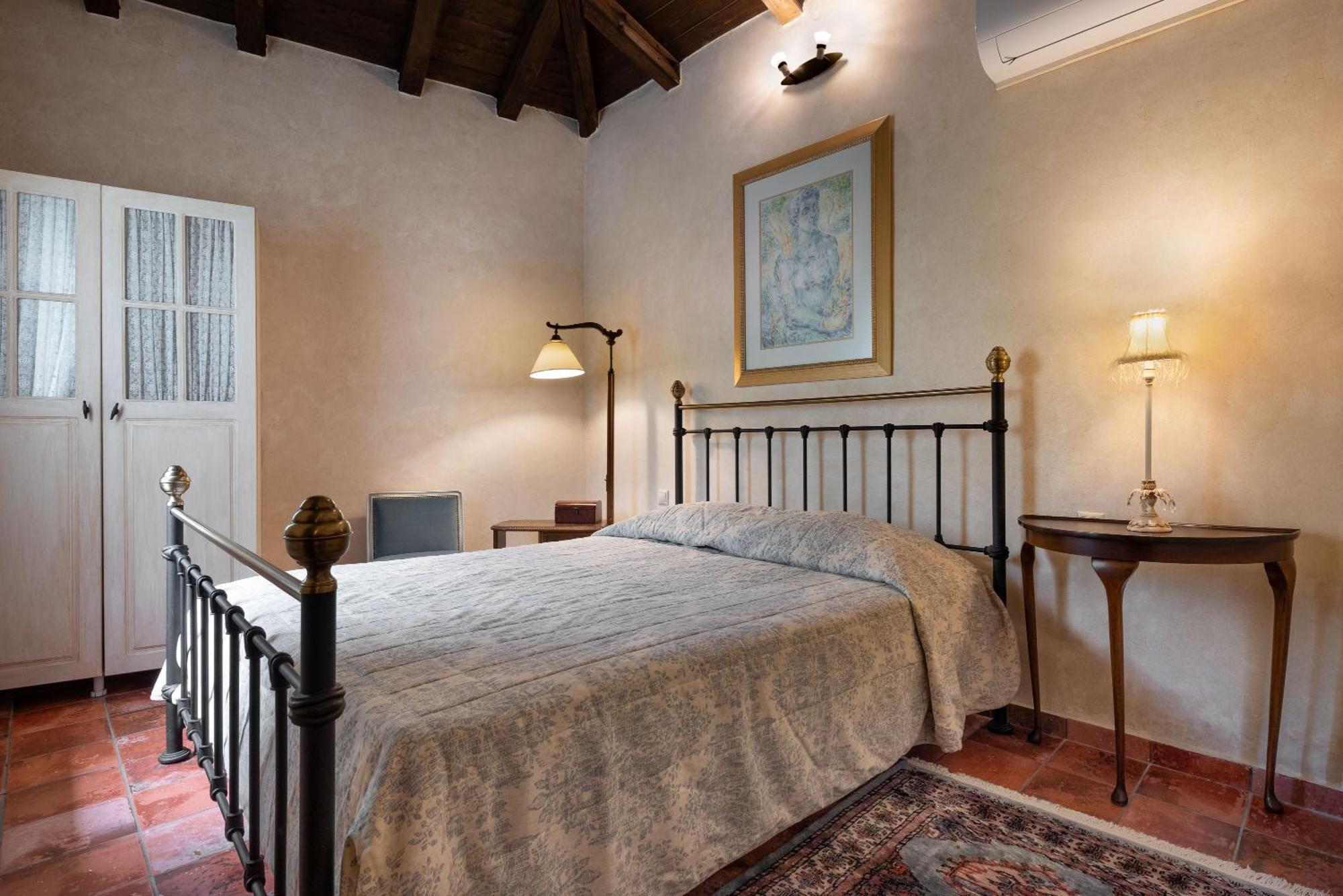 Ostra Menalon Luxury Suites Kardharás Exteriér fotografie