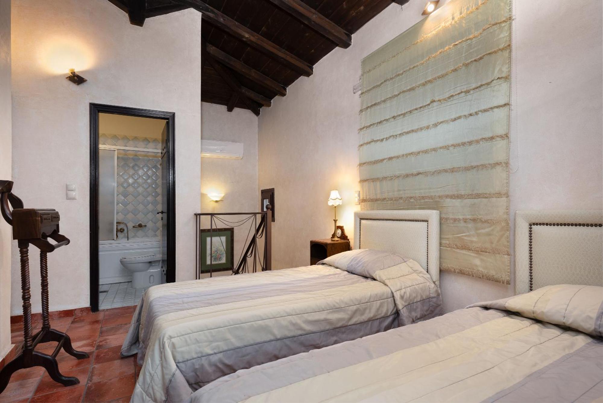 Ostra Menalon Luxury Suites Kardharás Exteriér fotografie