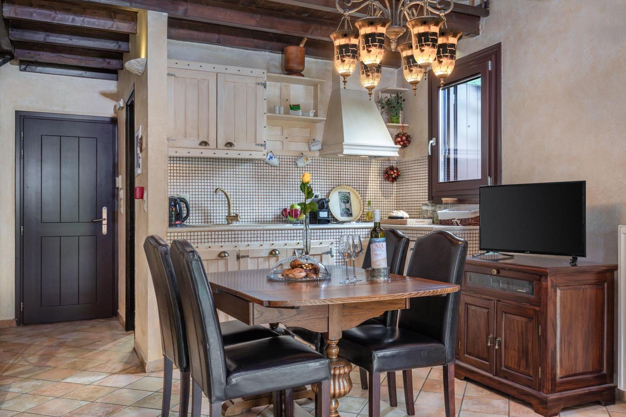Ostra Menalon Luxury Suites Kardharás Pokoj fotografie