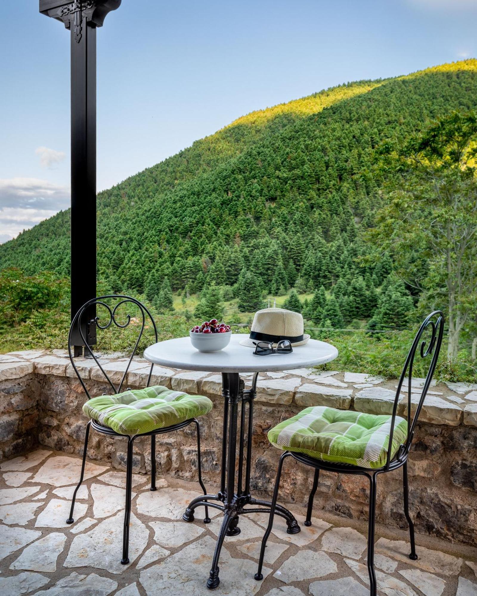 Ostra Menalon Luxury Suites Kardharás Exteriér fotografie