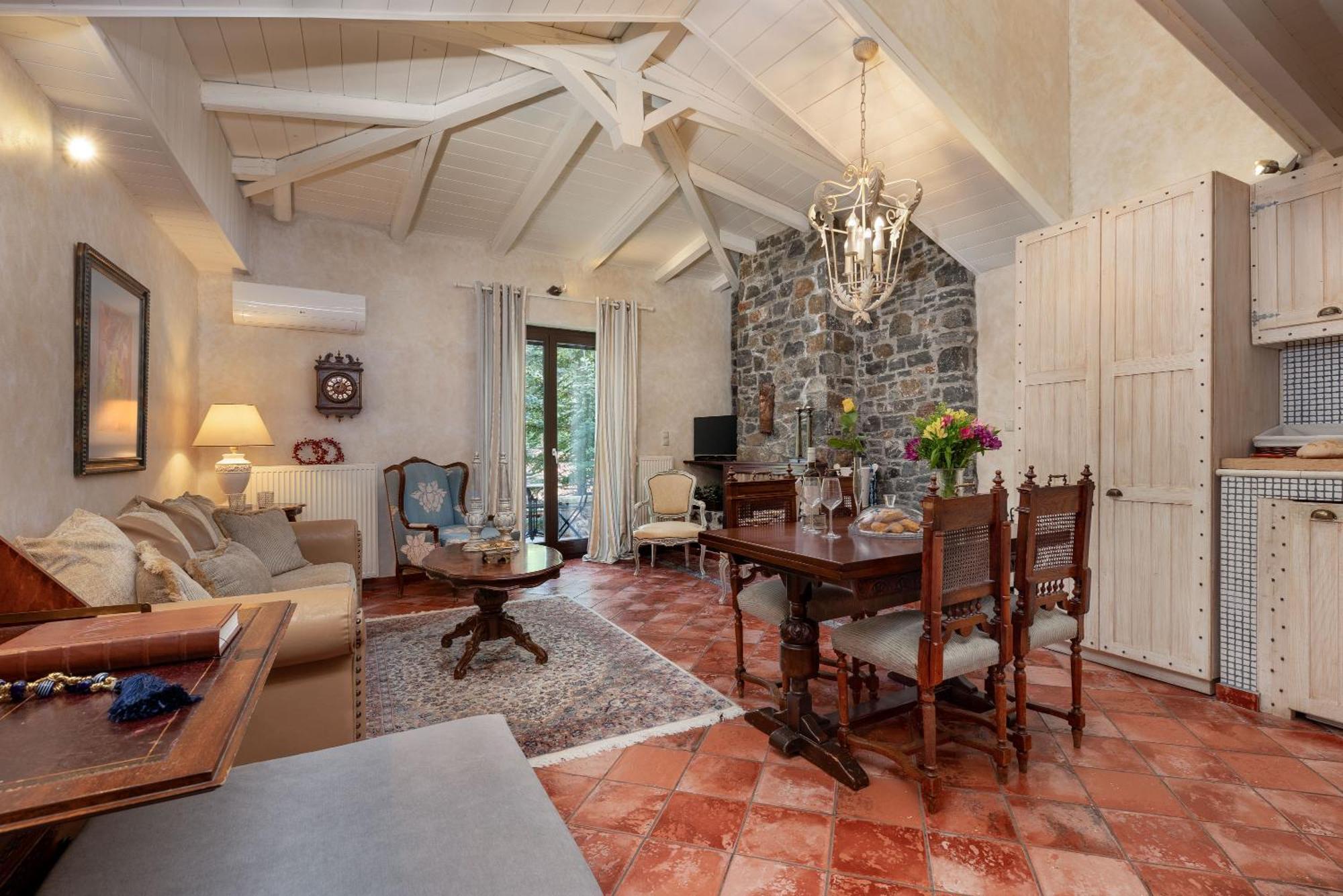Ostra Menalon Luxury Suites Kardharás Pokoj fotografie
