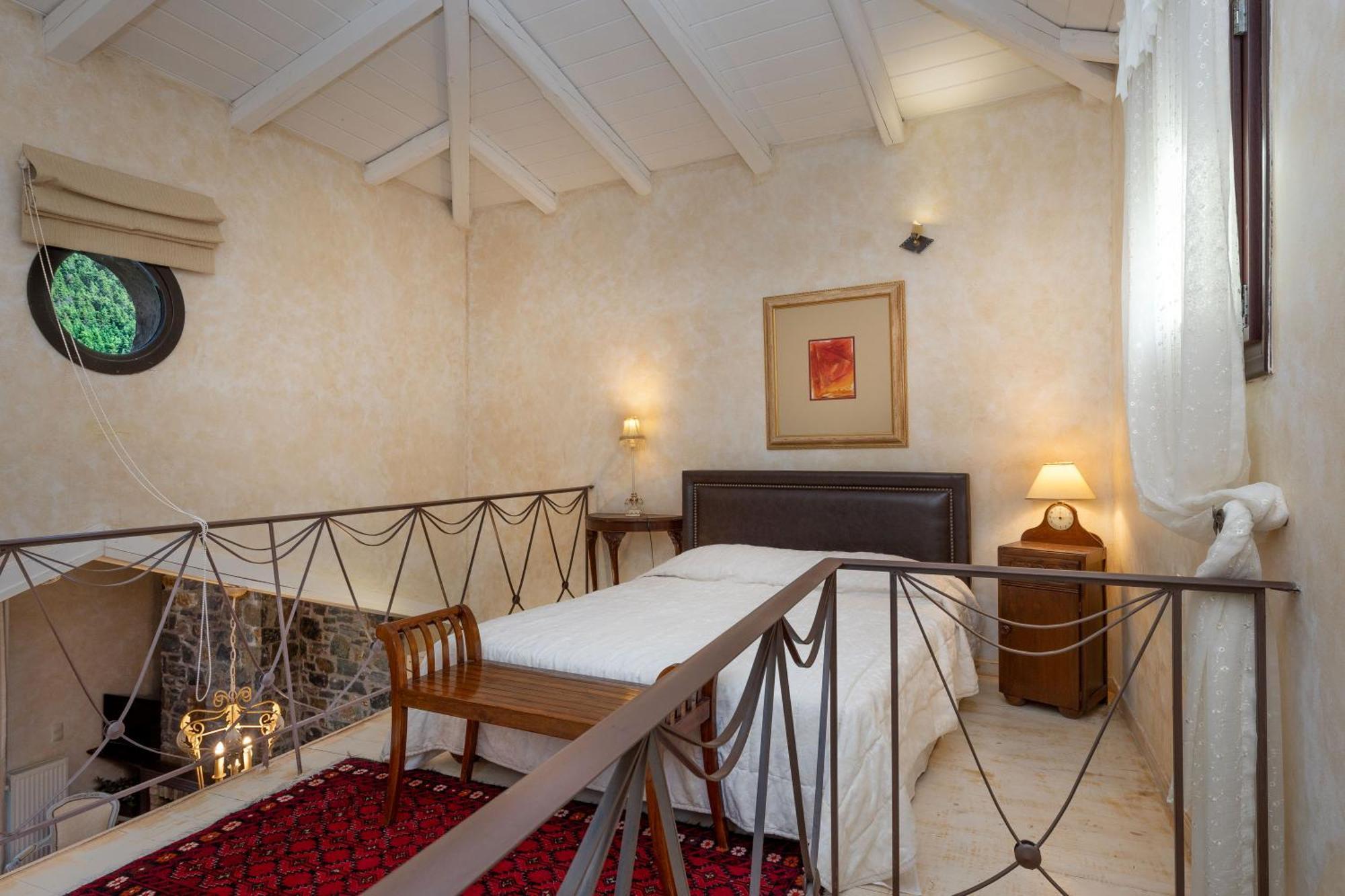 Ostra Menalon Luxury Suites Kardharás Pokoj fotografie