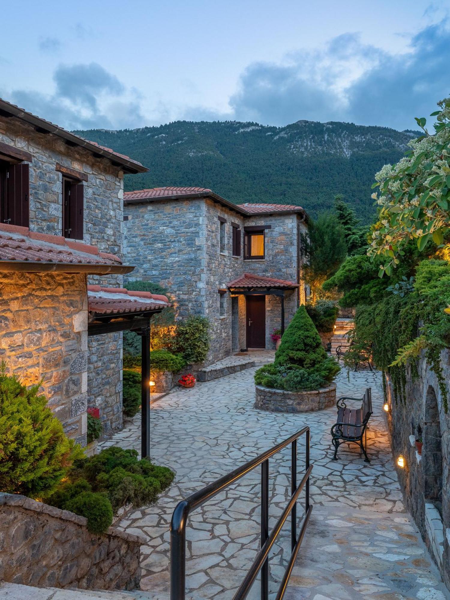 Ostra Menalon Luxury Suites Kardharás Exteriér fotografie