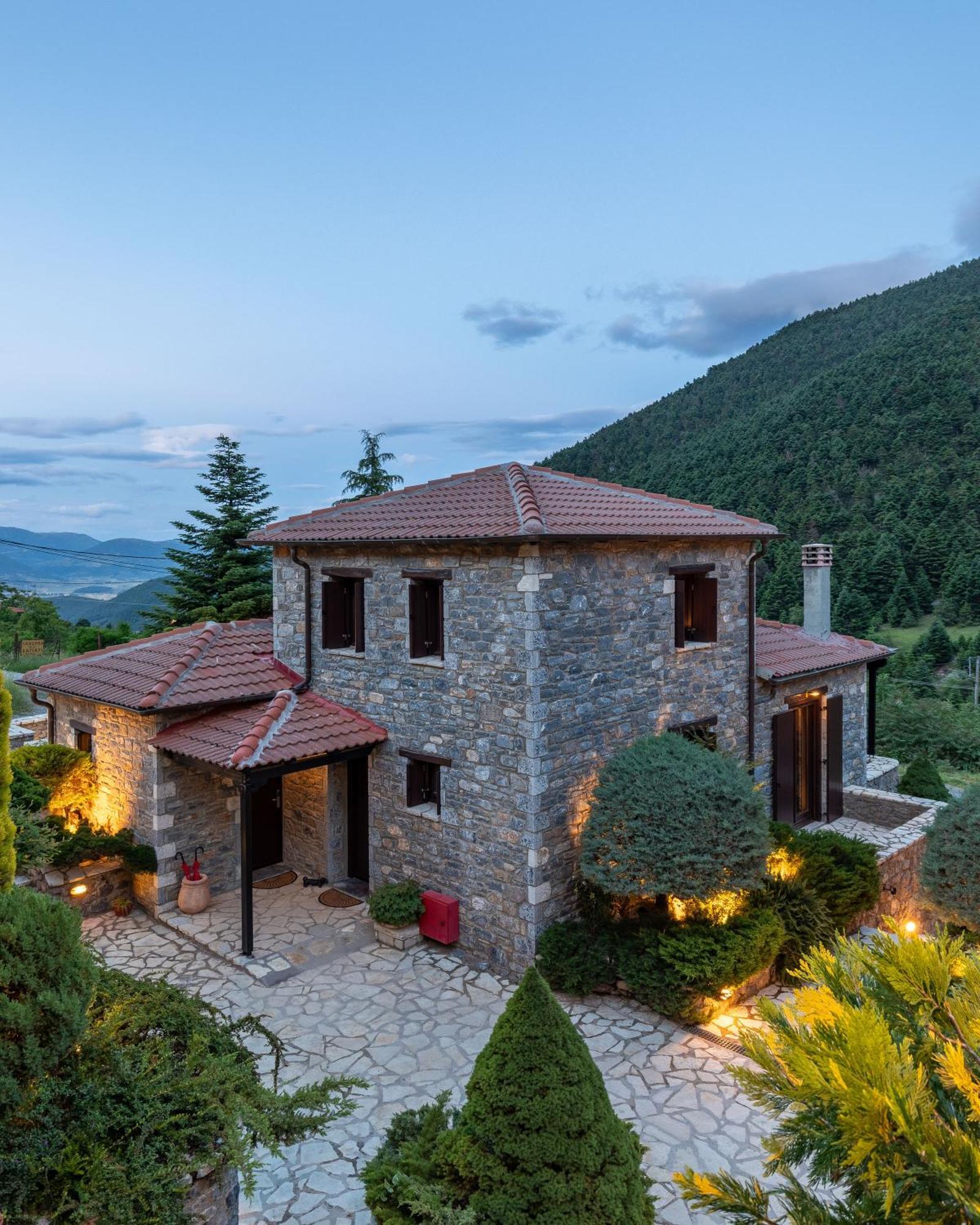 Ostra Menalon Luxury Suites Kardharás Exteriér fotografie
